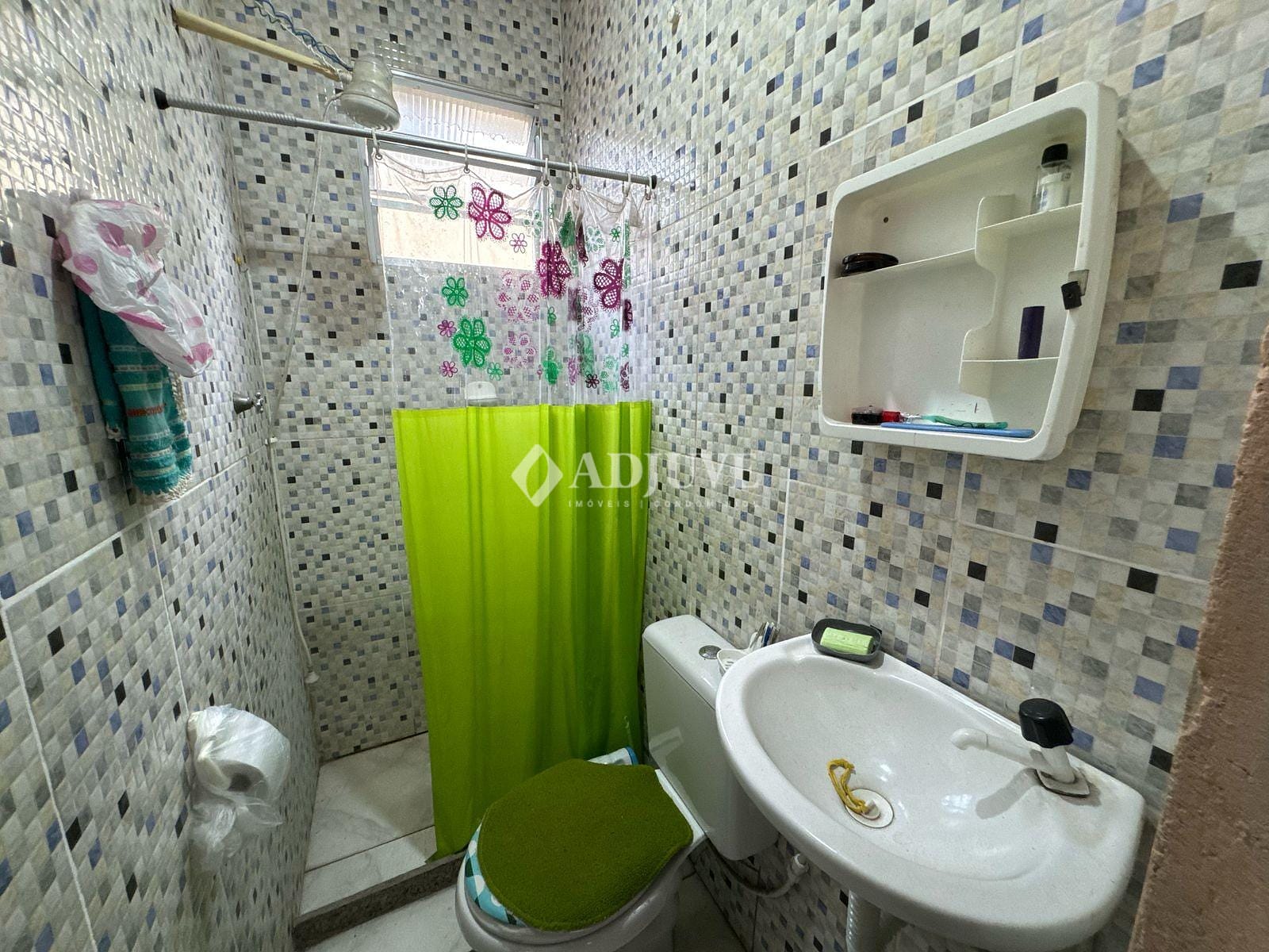 Casa à venda com 6 quartos, 114m² - Foto 46