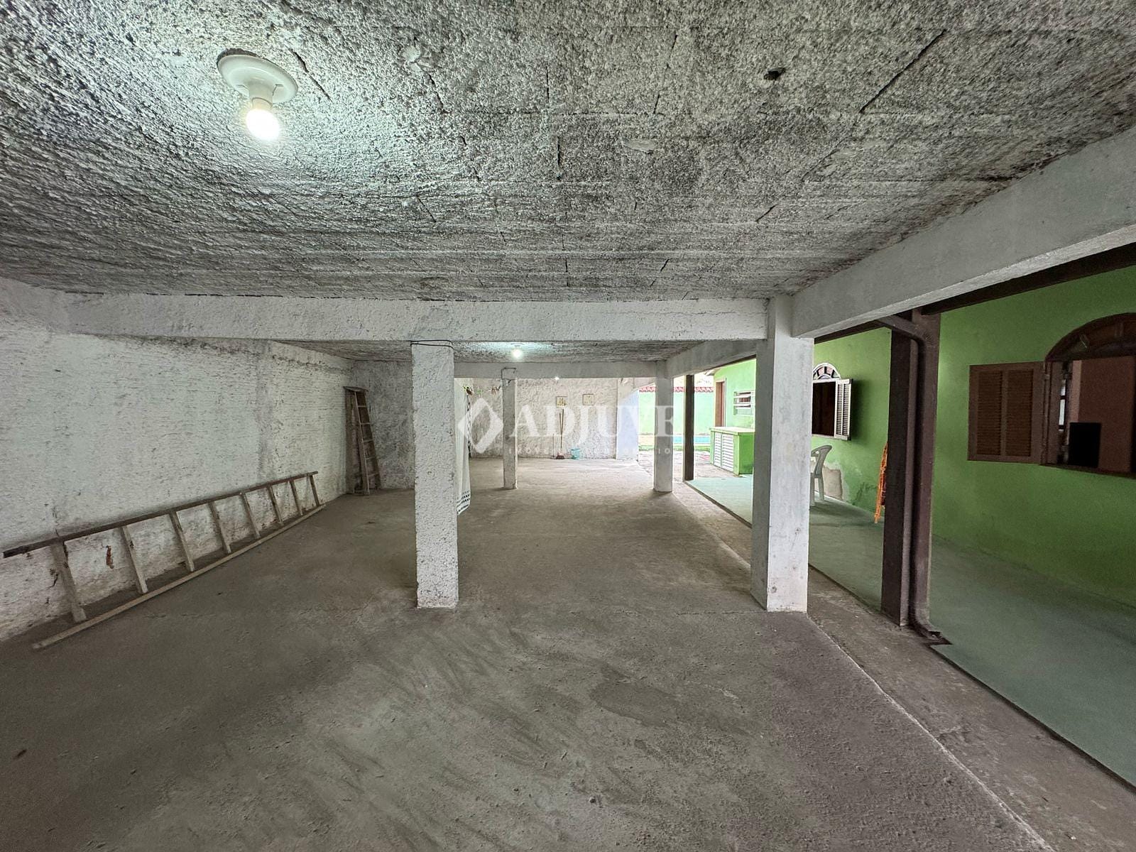 Casa à venda com 6 quartos, 114m² - Foto 50
