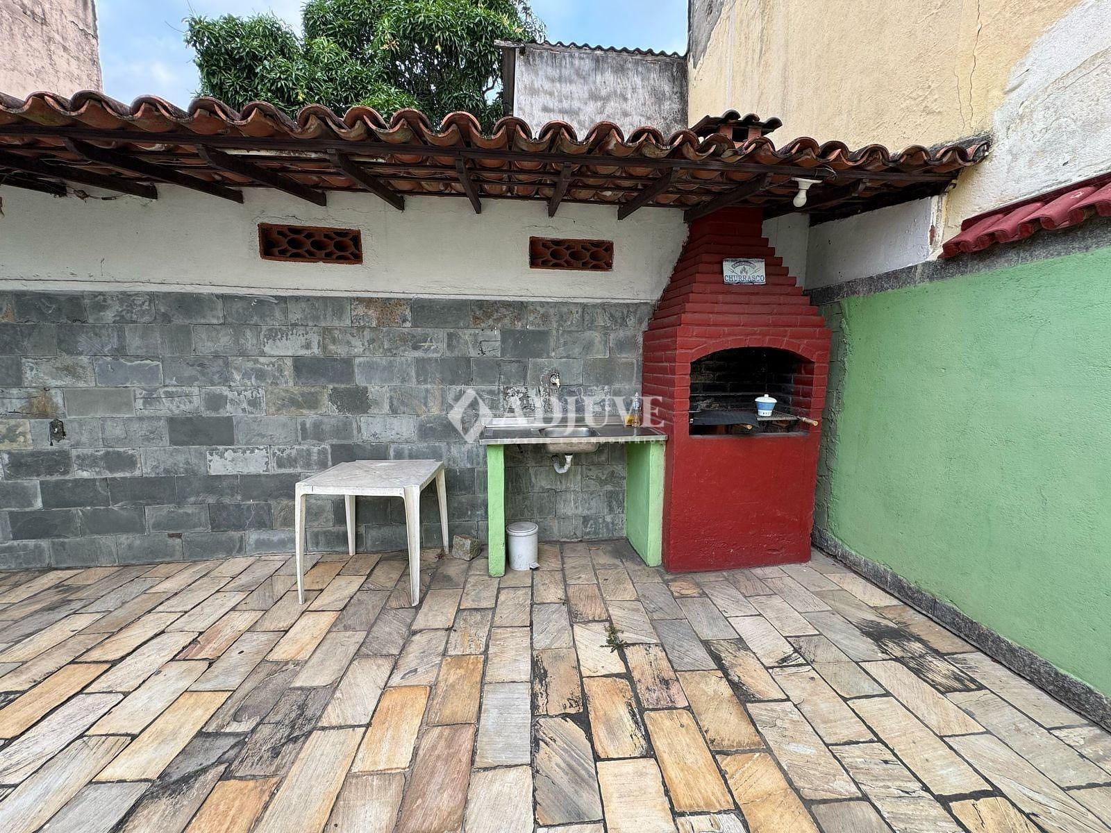 Casa à venda com 6 quartos, 114m² - Foto 39