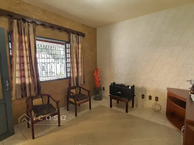 Casa com 380m² 3 quartos e 3 banheiros, à venda, no bairro Cruzilia em Cruzília