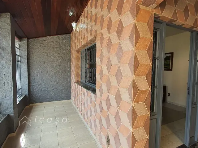 Casa com 380m² 3 quartos e 3 banheiros, à venda, no bairro Cruzilia em Cruzília