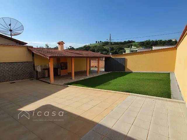 Casa com 380m² 3 quartos e 3 banheiros, à venda, no bairro Cruzilia em Cruzília