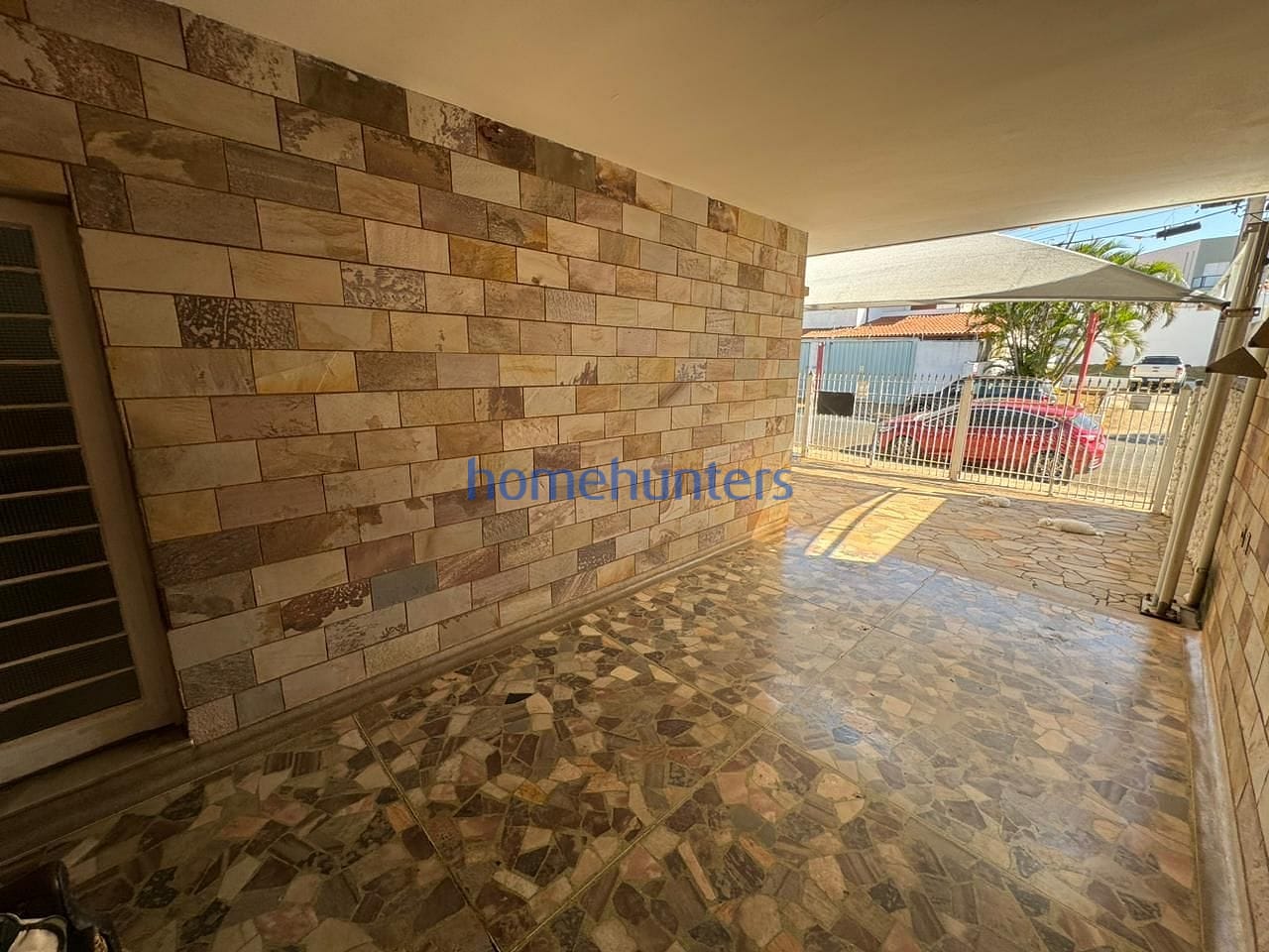 Casa à venda com 3 quartos, 250m² - Foto 1