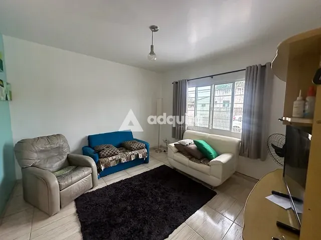 Casa com 361m² 3 quartos e 3 banheiros, à venda, no bairro Uvaranas em Ponta Grossa