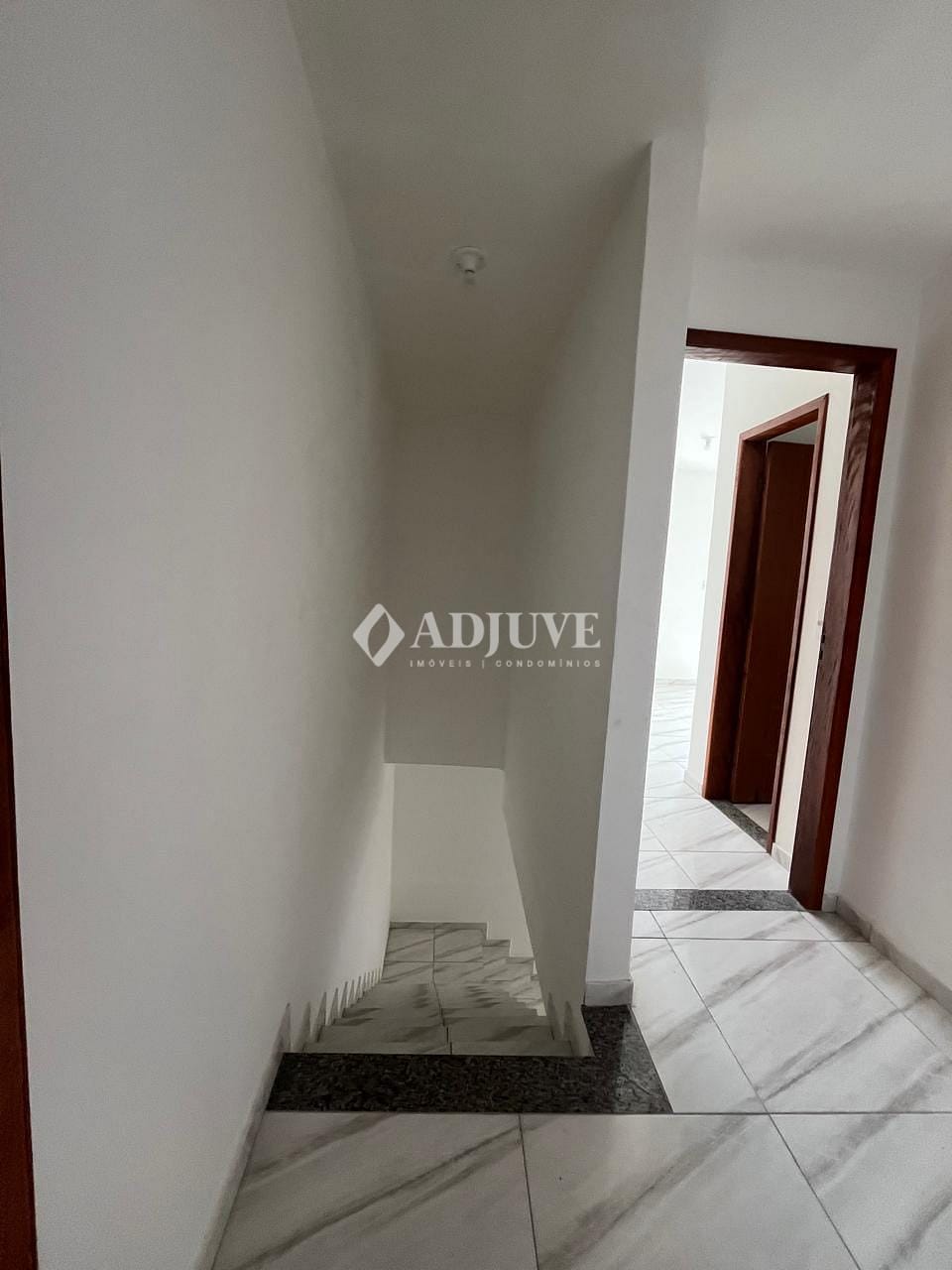 Casa à venda com 2 quartos, 85m² - Foto 9