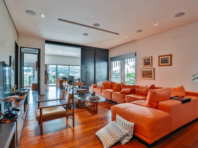 Casa com 900m² 5 quartos e 7 banheiros, à venda, no bairro Residencial Morada dos Lagos em Barueri