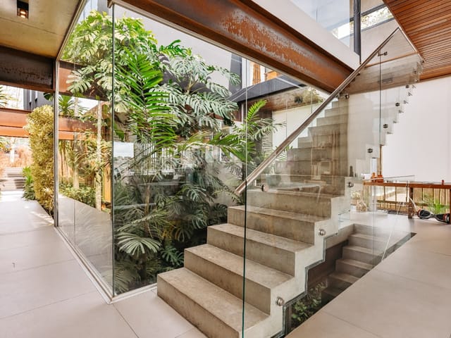 Casa com 900m² 5 quartos e 7 banheiros, à venda, no bairro Residencial Morada dos Lagos em Barueri