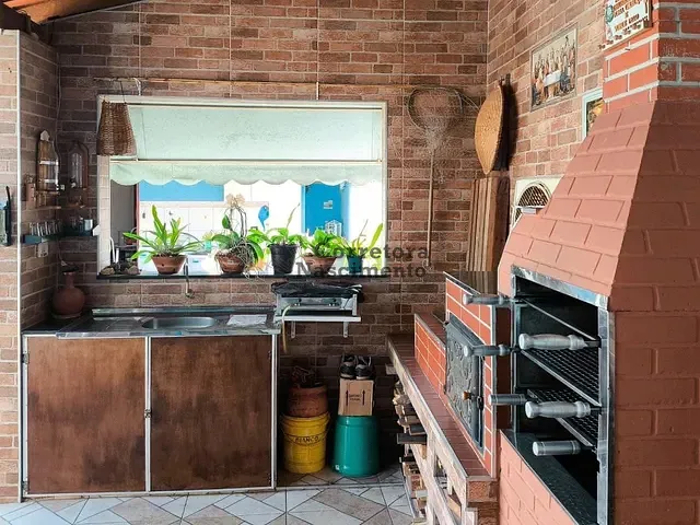 Casa com 281m², à venda, no bairro Jardim Nova Esperança em Jacareí