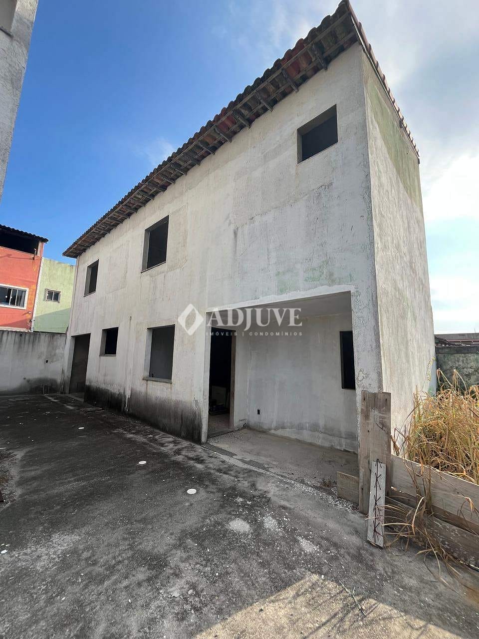 Casa à venda com 2 quartos, 90m² - Foto 1