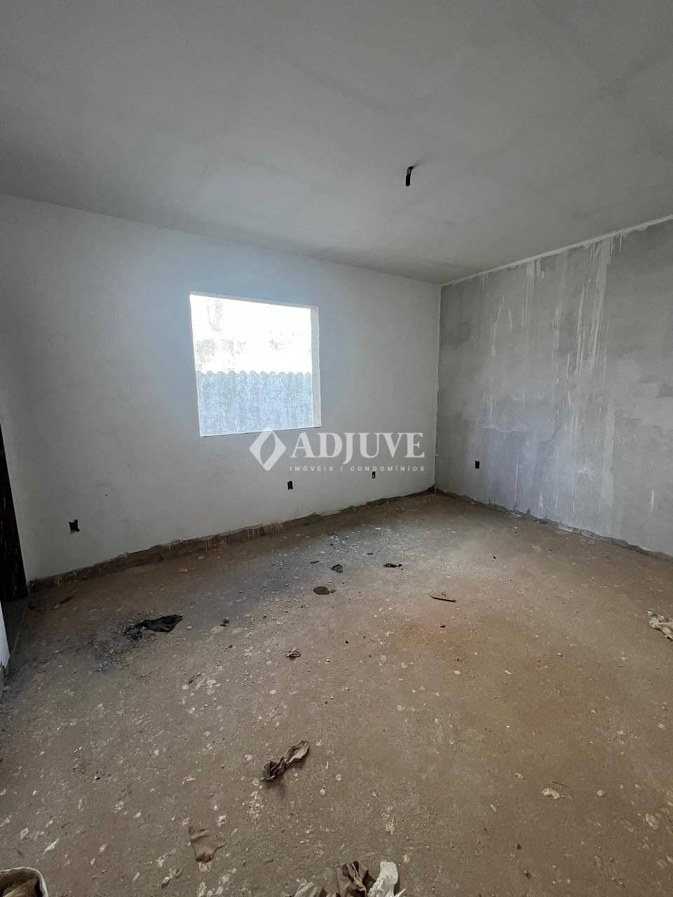 Casa à venda com 2 quartos, 90m² - Foto 18