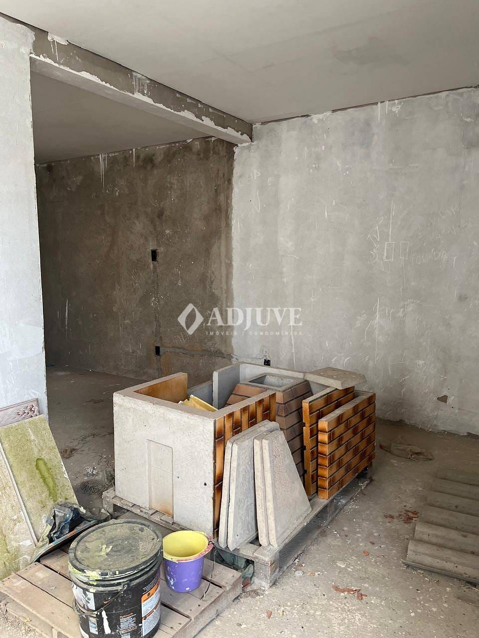 Casa à venda com 2 quartos, 90m² - Foto 8