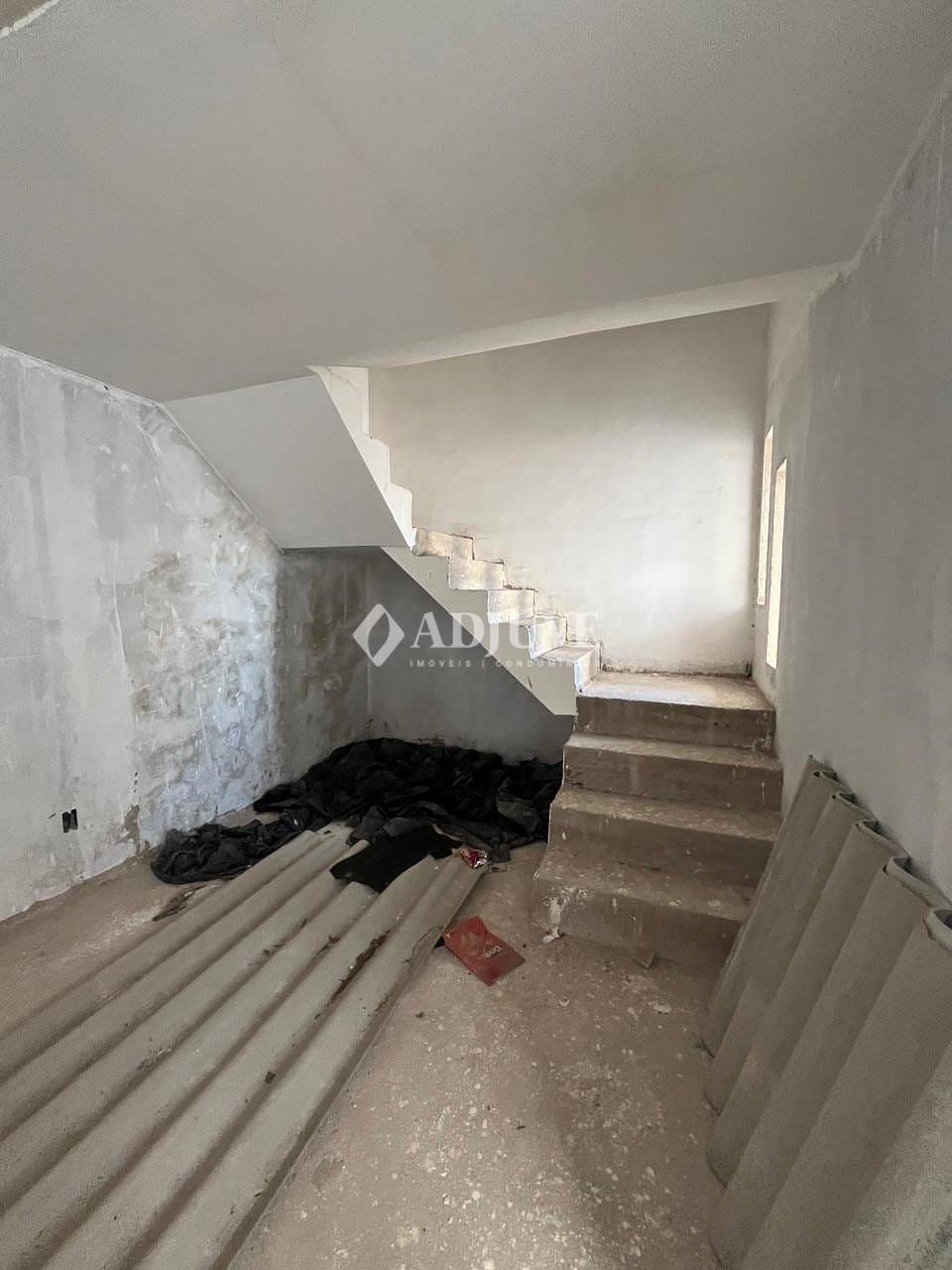 Casa à venda com 2 quartos, 90m² - Foto 6