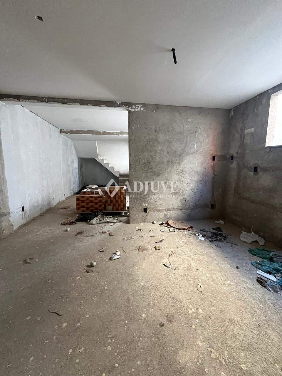 Casa à venda com 2 quartos, 90m² - Foto 5