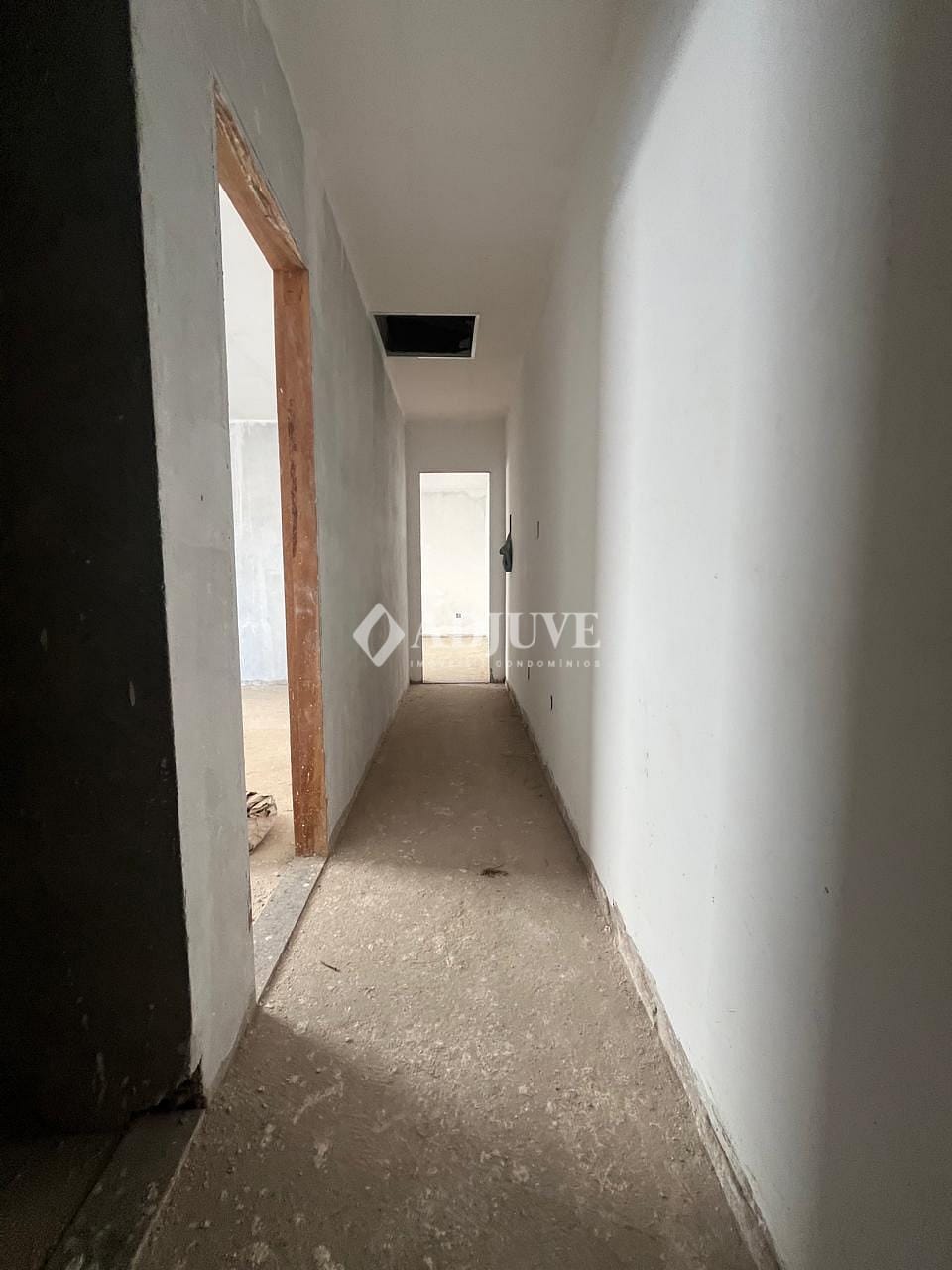 Casa à venda com 2 quartos, 90m² - Foto 13