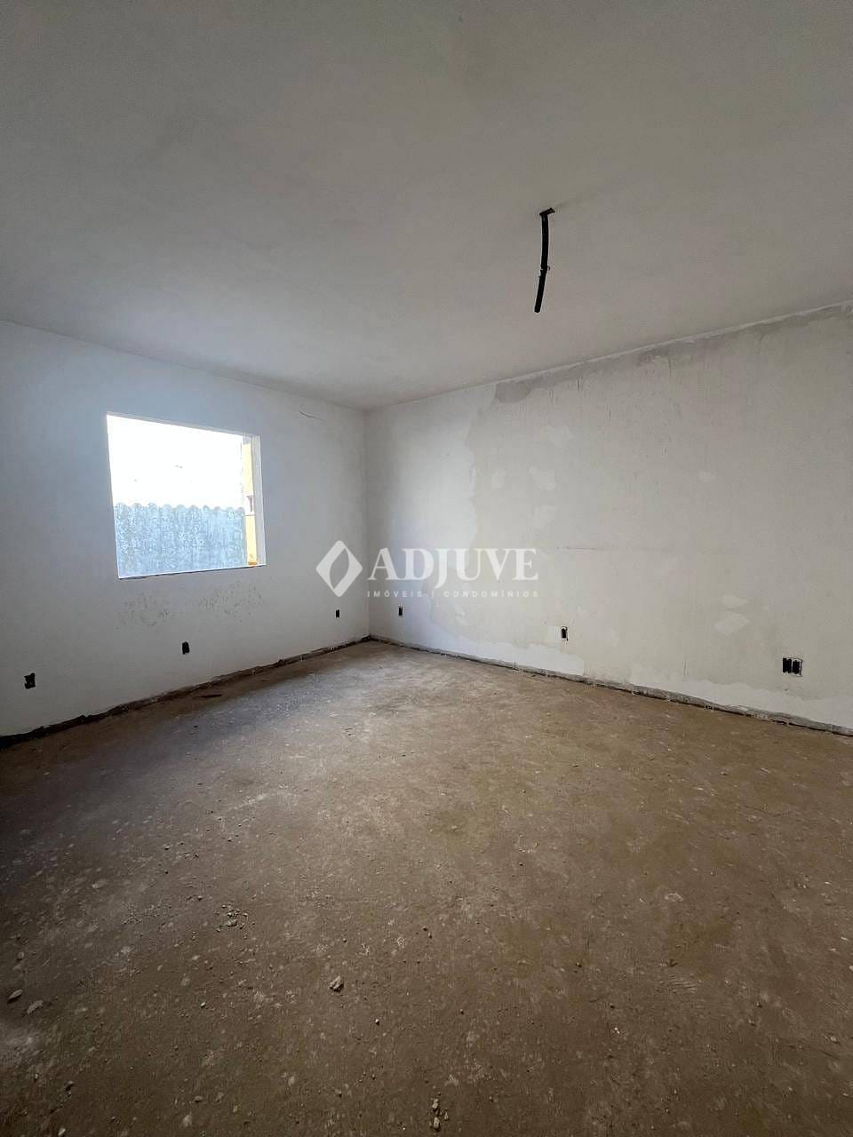 Casa à venda com 2 quartos, 90m² - Foto 9