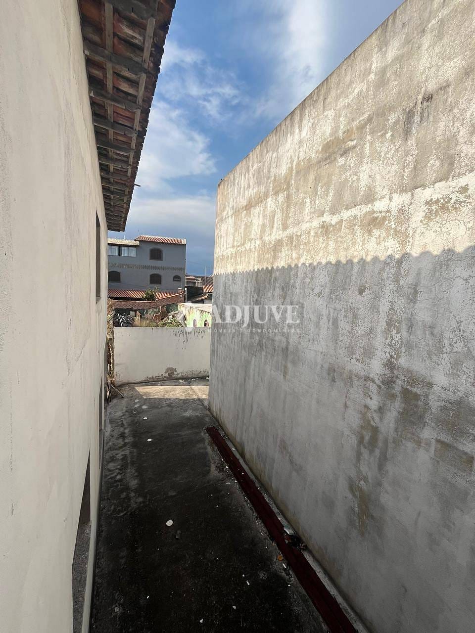 Casa à venda com 2 quartos, 90m² - Foto 17