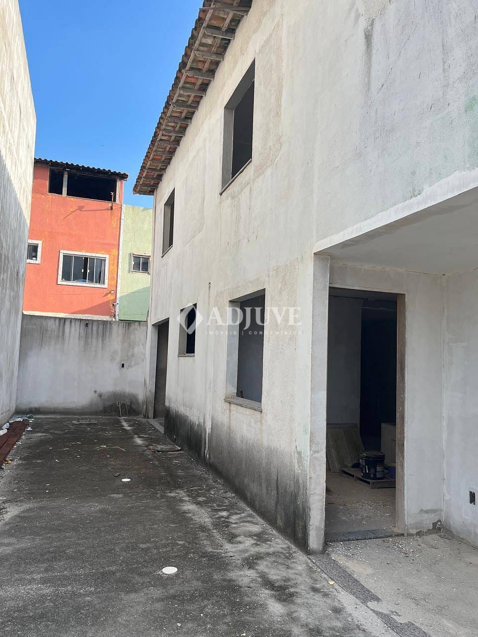 Casa à venda com 2 quartos, 90m² - Foto 2