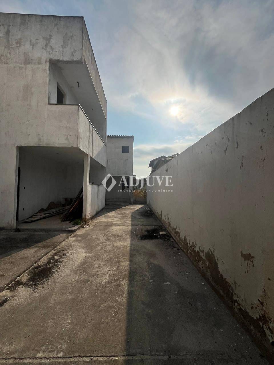 Casa à venda com 2 quartos, 90m² - Foto 4