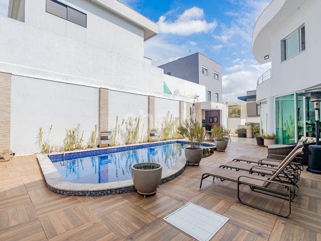 Casa com 529m² 5 quartos e 8 banheiros, à venda, no bairro Cidade Tamboré em Santana de Parnaíba