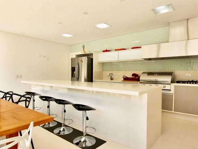 Casa com 782m² 4 quartos e 7 banheiros, à venda, no bairro Residencial Morada dos Lagos em Barueri