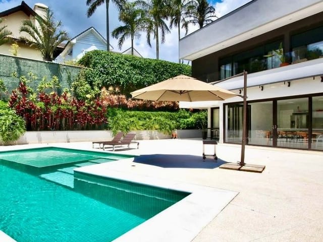 Casa com 782m² 4 quartos e 7 banheiros, à venda, no bairro Residencial Morada dos Lagos em Barueri
