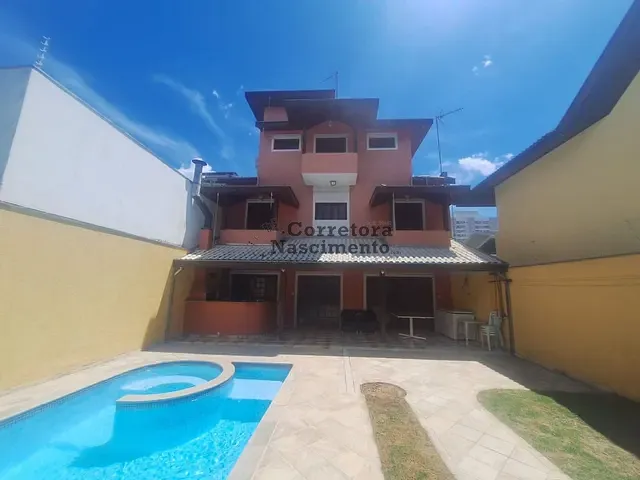 Casa com 250m² 3 quartos e 4 banheiros, à venda, no bairro Loteamento Villa Branca em Jacareí