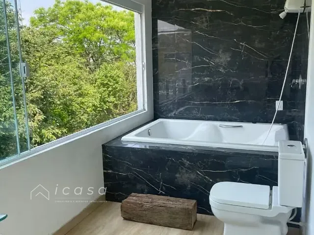Casa com 1050m² 5 quartos e 1 banheiro, à venda, no bairro Condomínio Parque Vale dos Lagos em Jacareí
