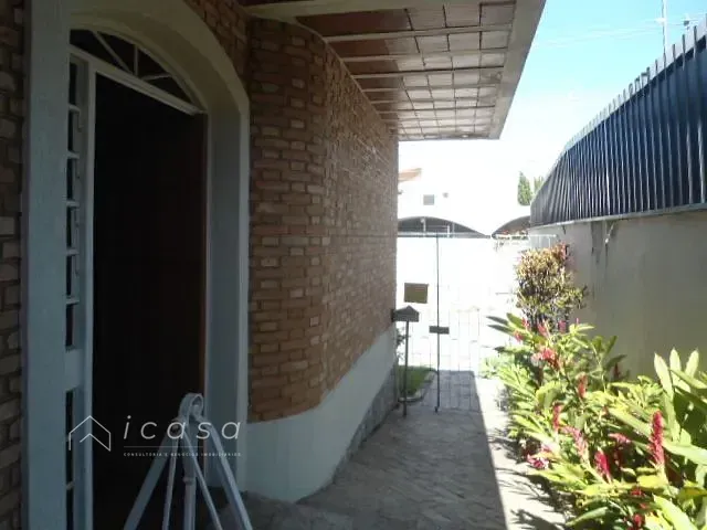 Casa com 253m² 5 quartos e 4 banheiros, à venda, no bairro Jardim Santa Clara em Taubaté