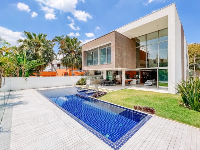 Casa com 608m² 5 quartos e 6 banheiros, à venda ou para alugar, no bairro Alphaville Residencial Dois em Barueri