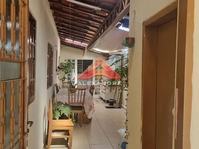 Casa com 168m² 4 quartos e 3 banheiros, à venda, no bairro Monte Castelo em São José dos Campos
