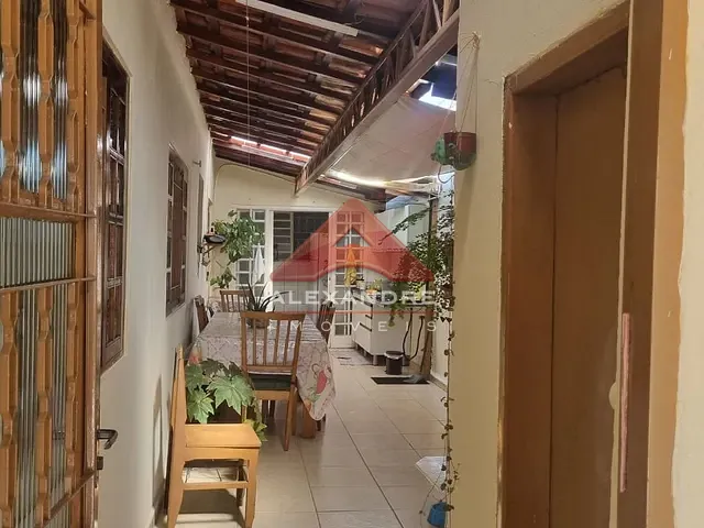 Casa com 168m² 4 quartos e 3 banheiros, à venda, no bairro Monte Castelo em São José dos Campos