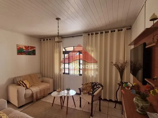 Casa com 168m² 4 quartos e 3 banheiros, à venda, no bairro Monte Castelo em São José dos Campos