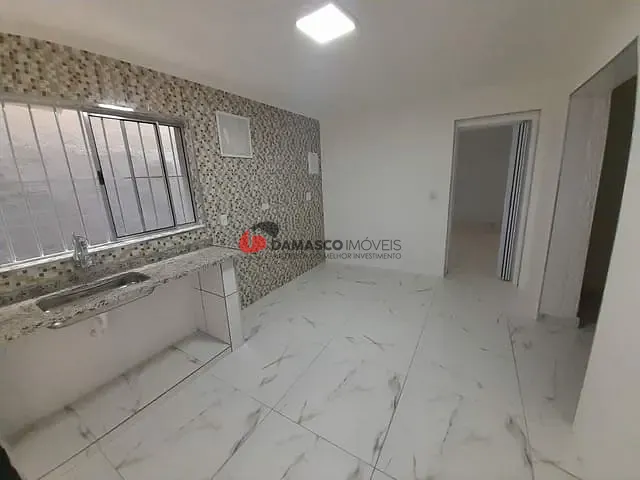 Casa 2 quartos e 1 banheiro, para alugar, no bairro Olímpico em São Caetano do Sul