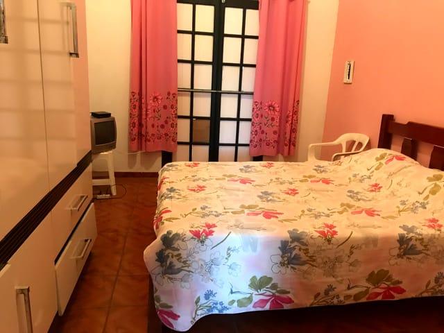 Casa com 3m² 3 quartos e 3 banheiros, à venda, no bairro Conjunto Residencial Araretama em Pindamonhangaba