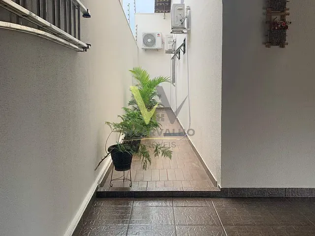 Casa com 300m² 3 quartos e 4 banheiros, à venda, no bairro Jibran El Hadj em Anápolis
