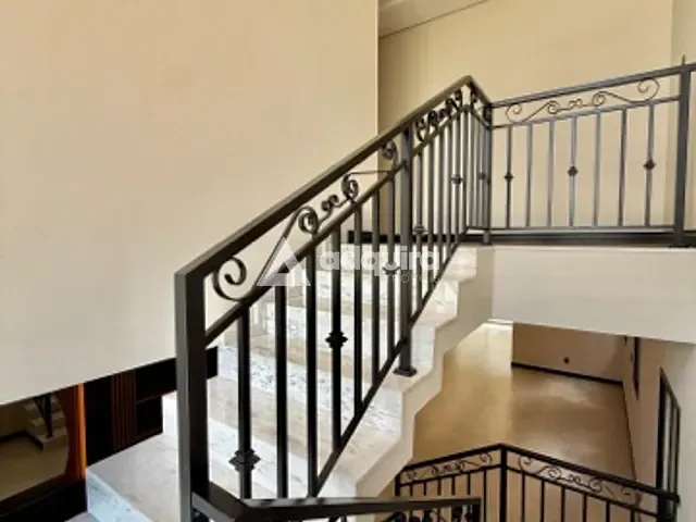 Casa 4 quartos e 4 banheiros, à venda, no bairro Jardim Carvalho em Ponta Grossa