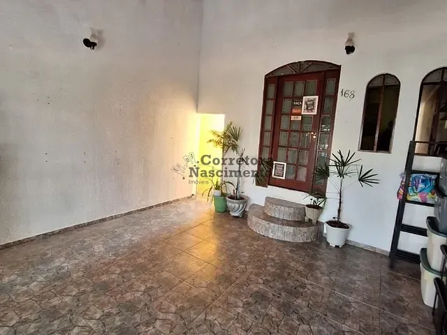 Casa com 200m² 4 quartos e 3 banheiros, para alugar, no bairro Jardim Primavera em Jacareí