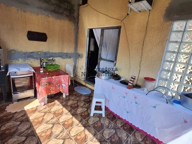 Casa com 200m² 4 quartos e 3 banheiros, para alugar, no bairro Jardim Primavera em Jacareí