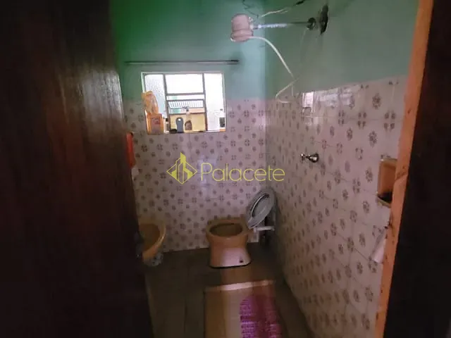 Casa 3 quartos e 2 banheiros, à venda, no bairro Conjunto Residencial Araretama em Pindamonhangaba