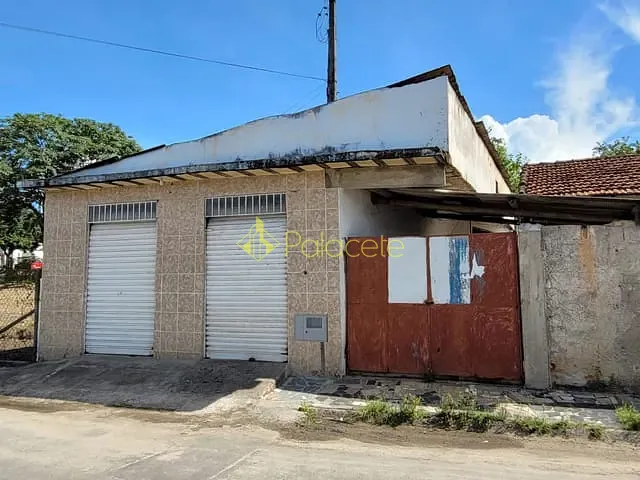 Casa 3 quartos e 2 banheiros, à venda, no bairro Conjunto Residencial Araretama em Pindamonhangaba