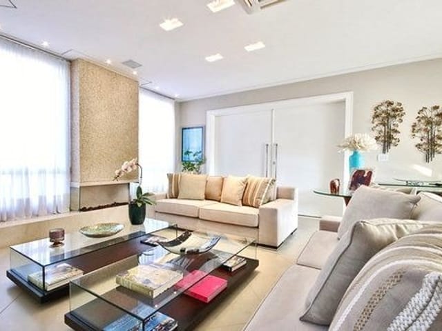 Casa com 977m² 5 quartos e 6 banheiros, à venda, no bairro Alphaville em Santana de Parnaíba