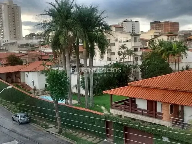 Casa com 1000m² 5 quartos e 5 banheiros, à venda, no bairro Vila Jardini em Sorocaba