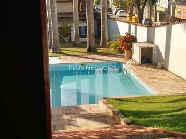 Casa com 1000m² 5 quartos e 5 banheiros, à venda, no bairro Vila Jardini em Sorocaba