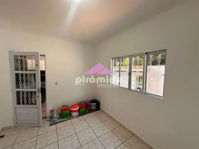 Casa com 220m² 3 quartos e 1 banheiro, para alugar, no bairro Jardim Satélite em São José Dos Campos