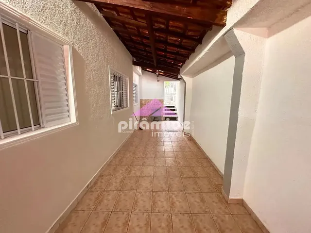 Casa com 220m² 3 quartos e 1 banheiro, para alugar, no bairro Jardim Satélite em São José Dos Campos