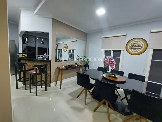 Casa com 138m² 3 quartos e 2 banheiros, à venda, no bairro Jardim São Carlos em Sorocaba