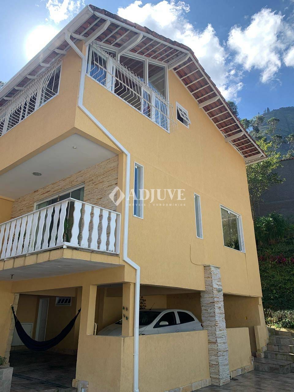 Casa à venda com 3 quartos, 300m² - Foto 2