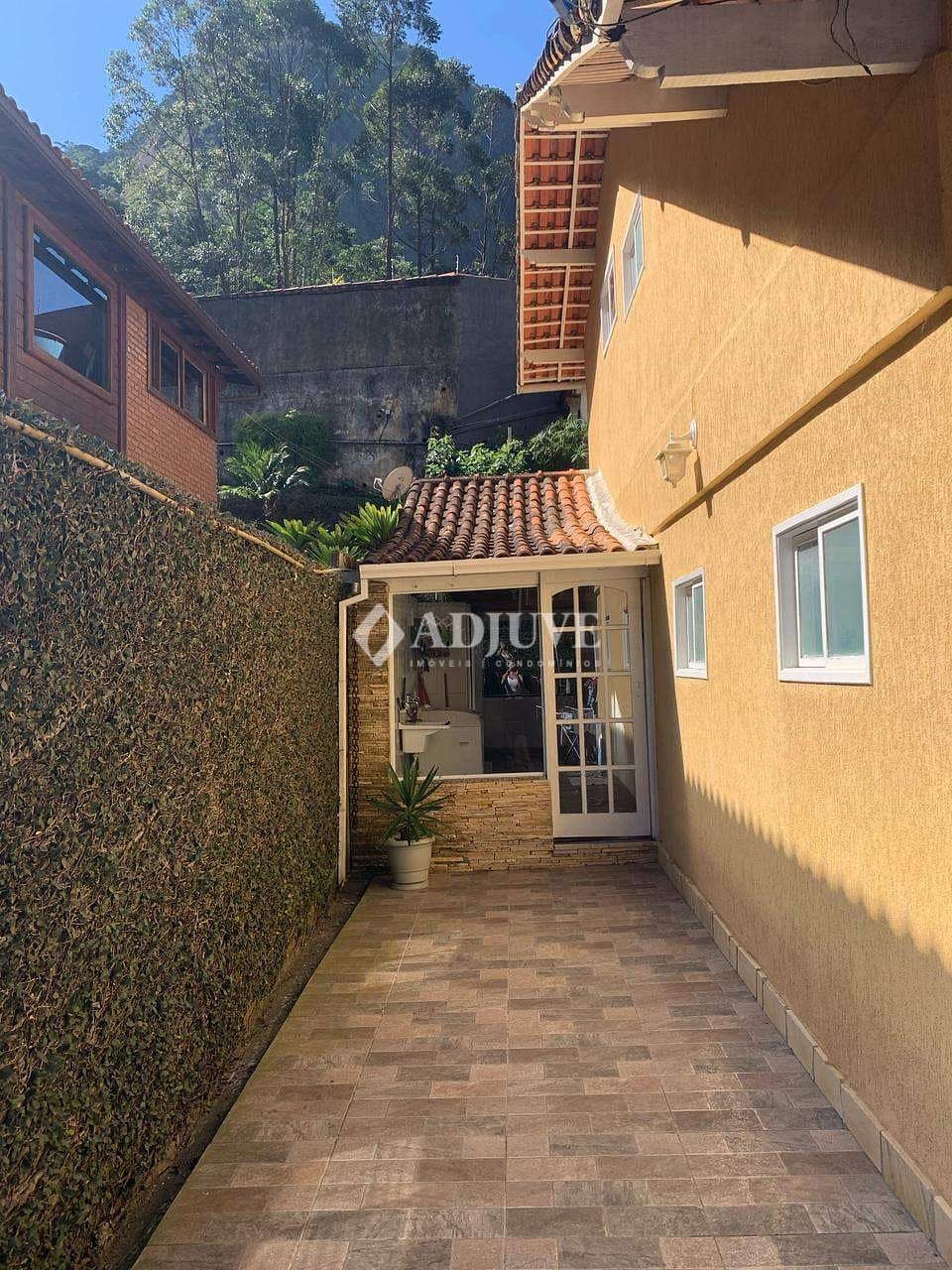 Casa à venda com 3 quartos, 300m² - Foto 6