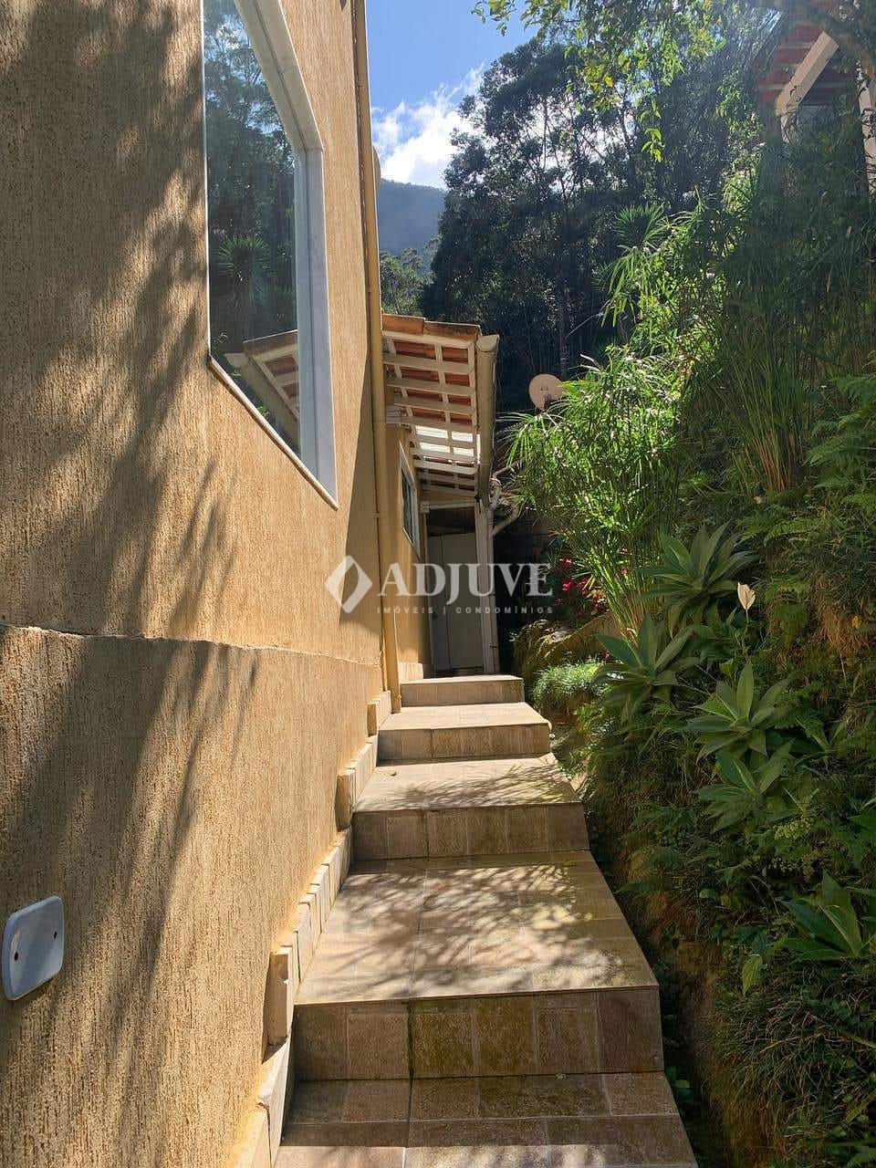 Casa à venda com 3 quartos, 300m² - Foto 7