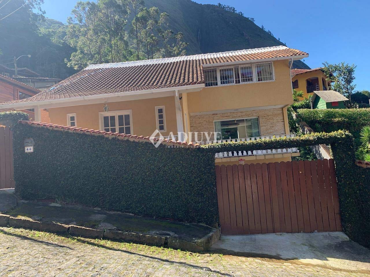 Casa à venda com 3 quartos, 300m² - Foto 8